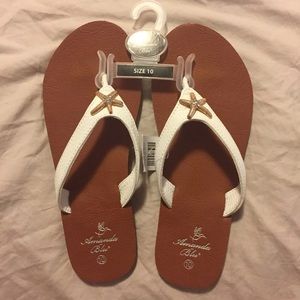 Starfish size 10 flip flops sandals